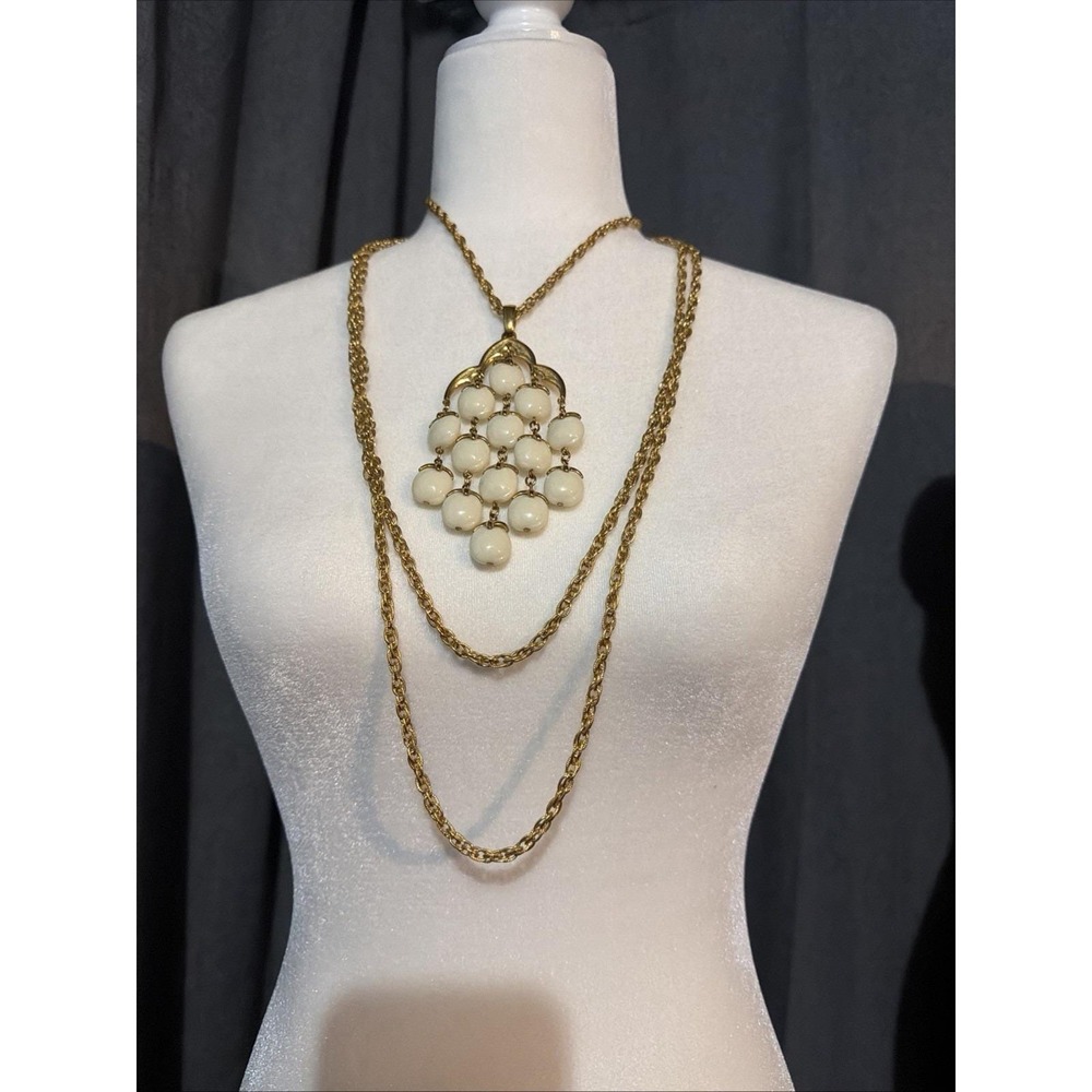 Vintage Crown Trifari Gold Tone White Cabochon Multi Strand Pendant Necklace - Picture 10 of 10